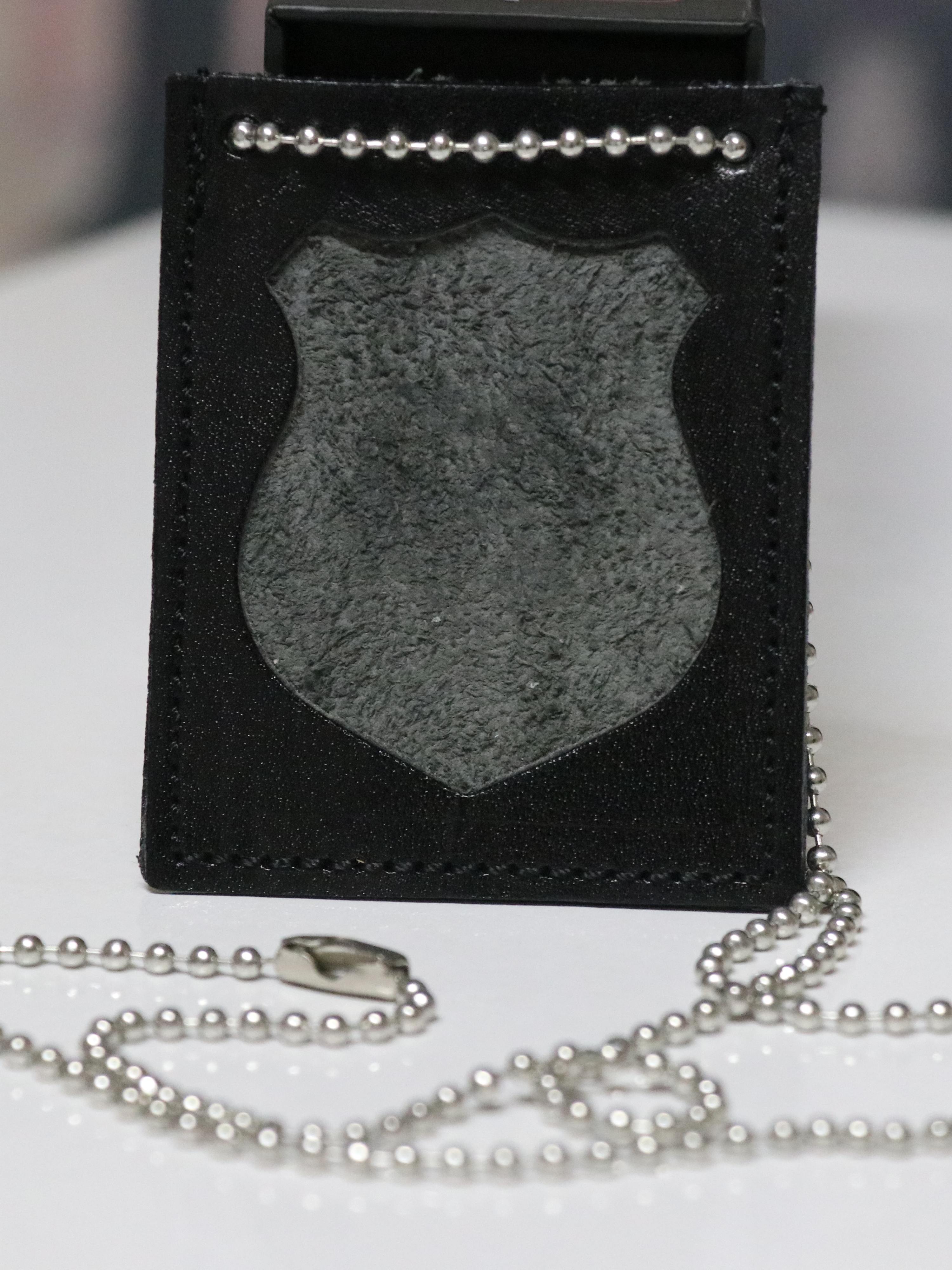 Bolsa de crachá de peito