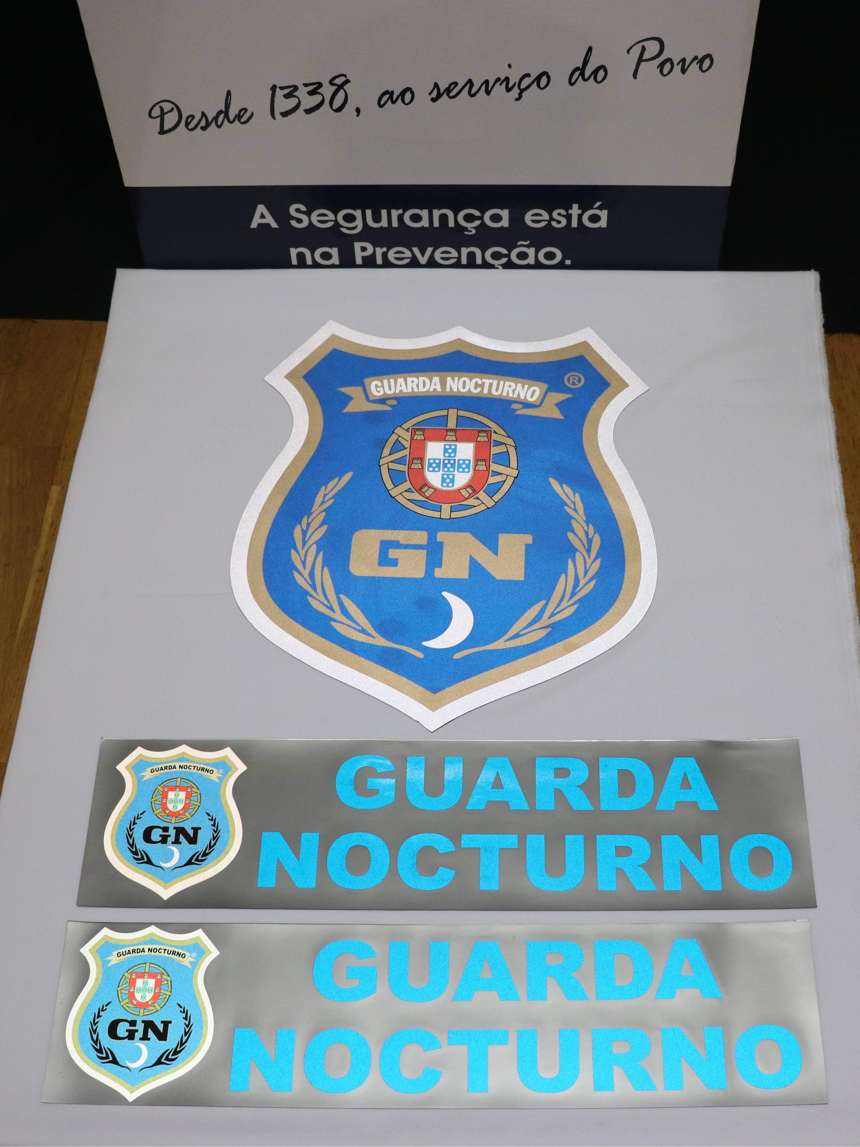 Conjunto de placas para viaturas