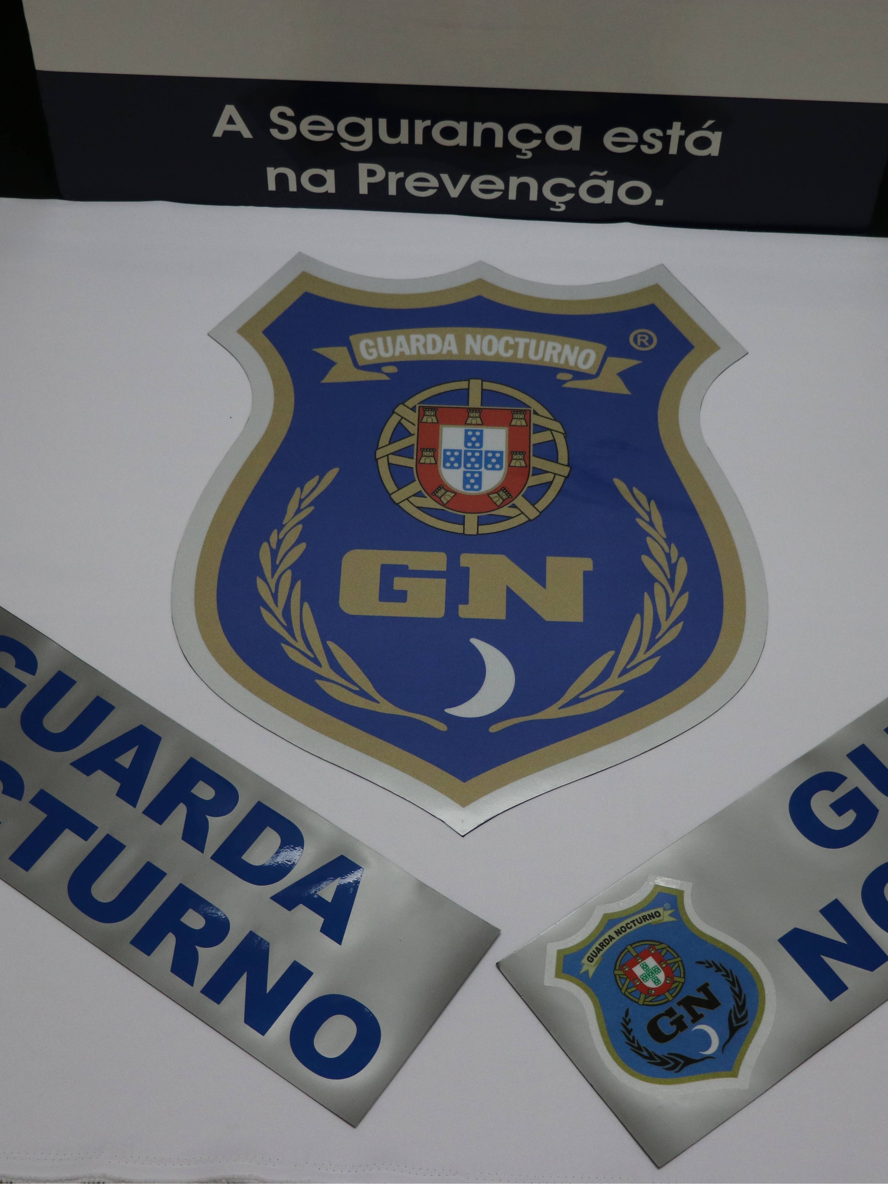 Conjunto de placas para viaturas