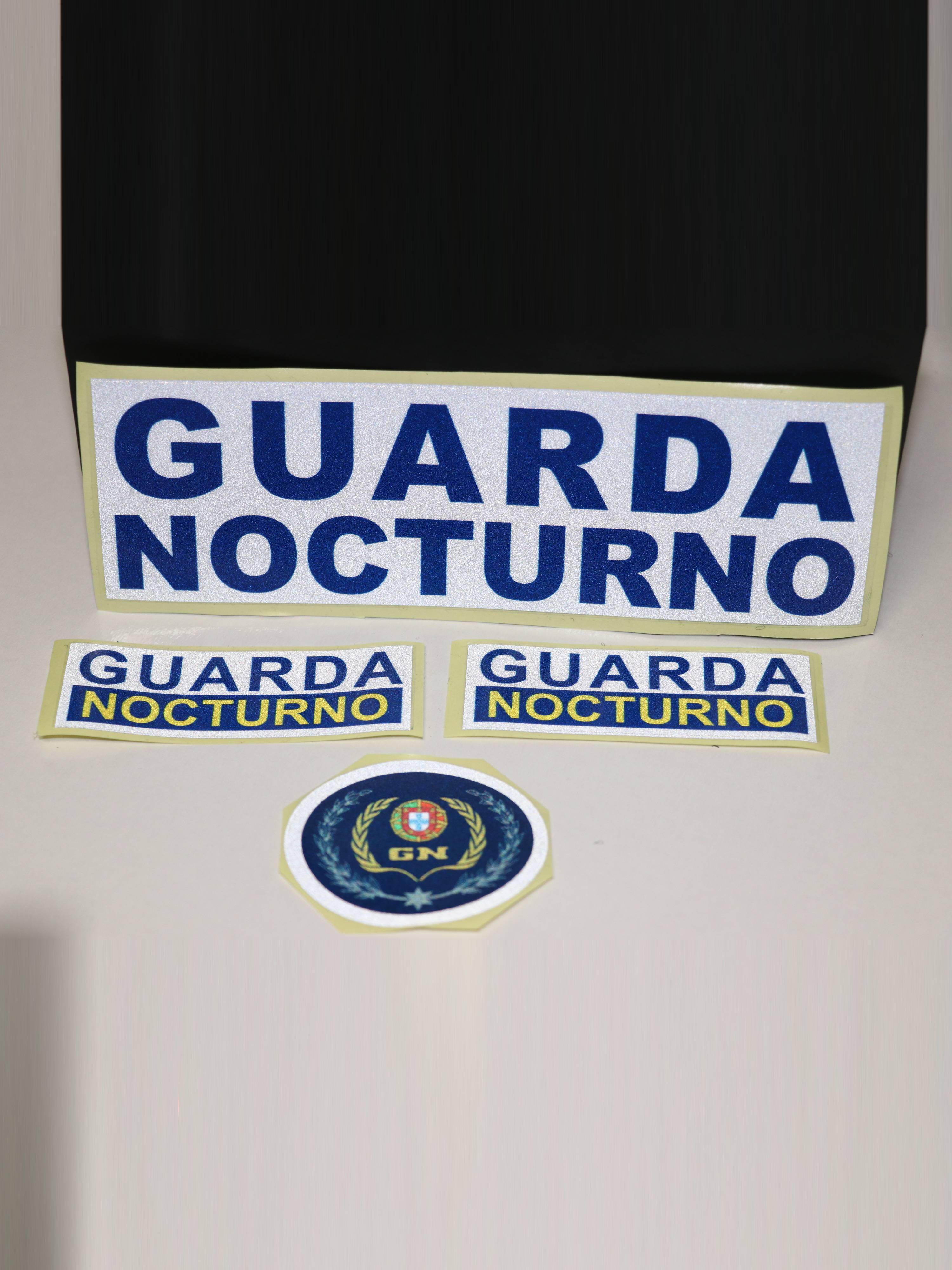 Conjunto de legendas com emblema para capacetes