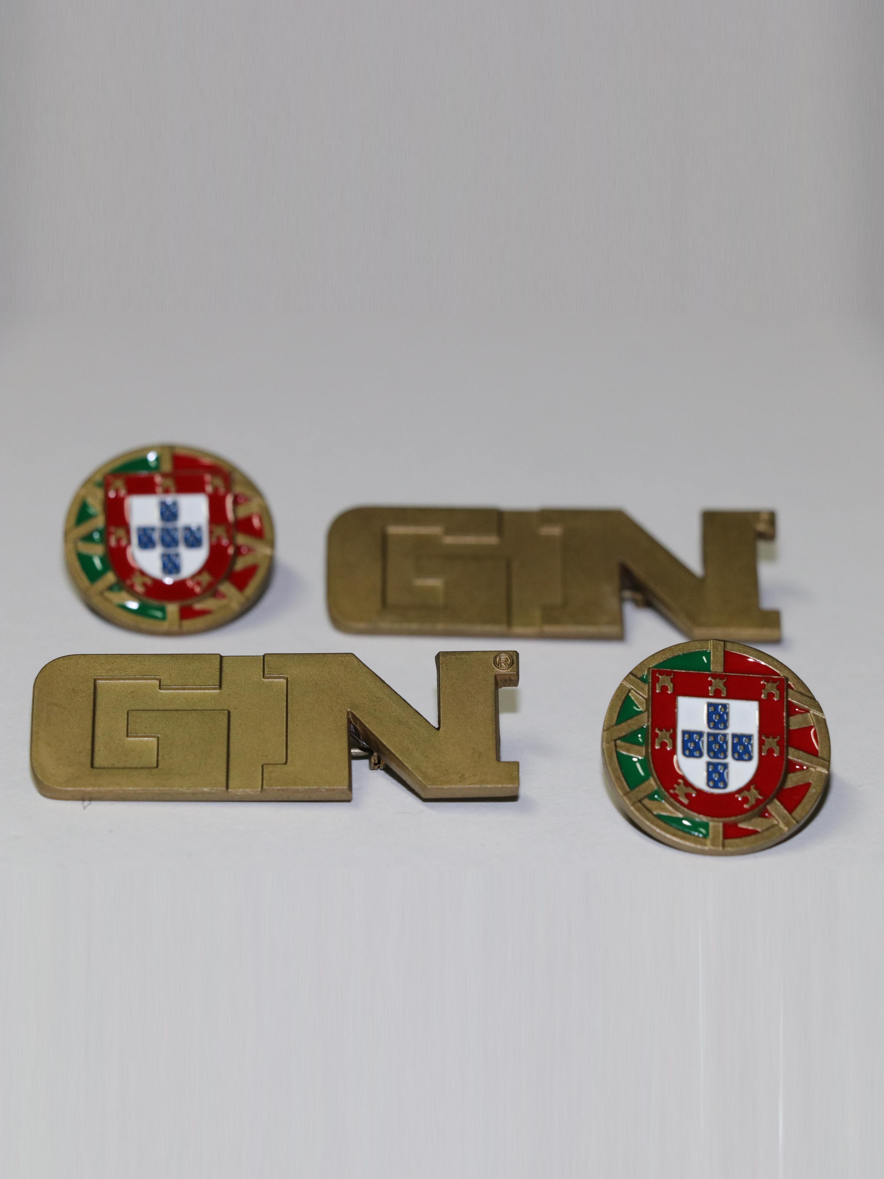 Conjunto de peças em metal F1