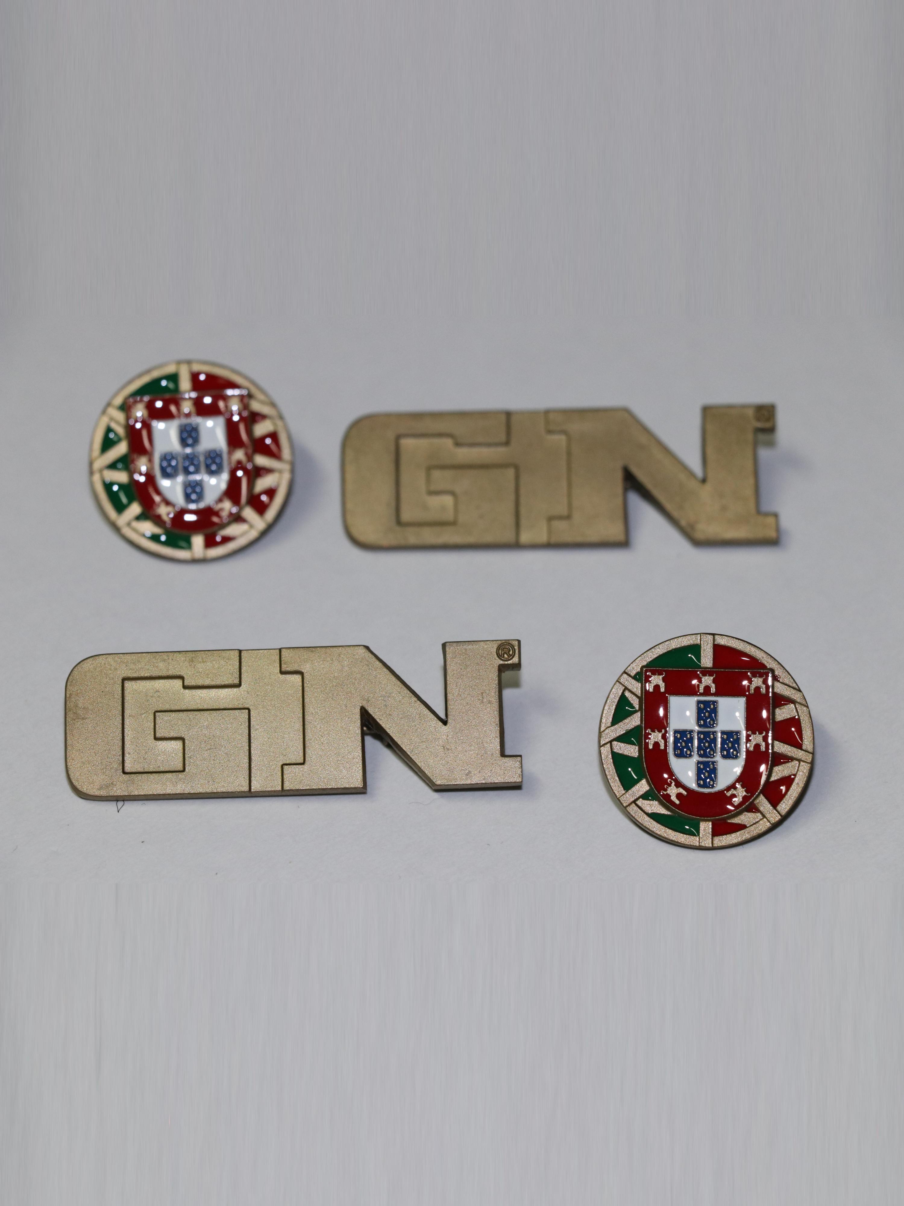 Conjunto de peças em metal F1