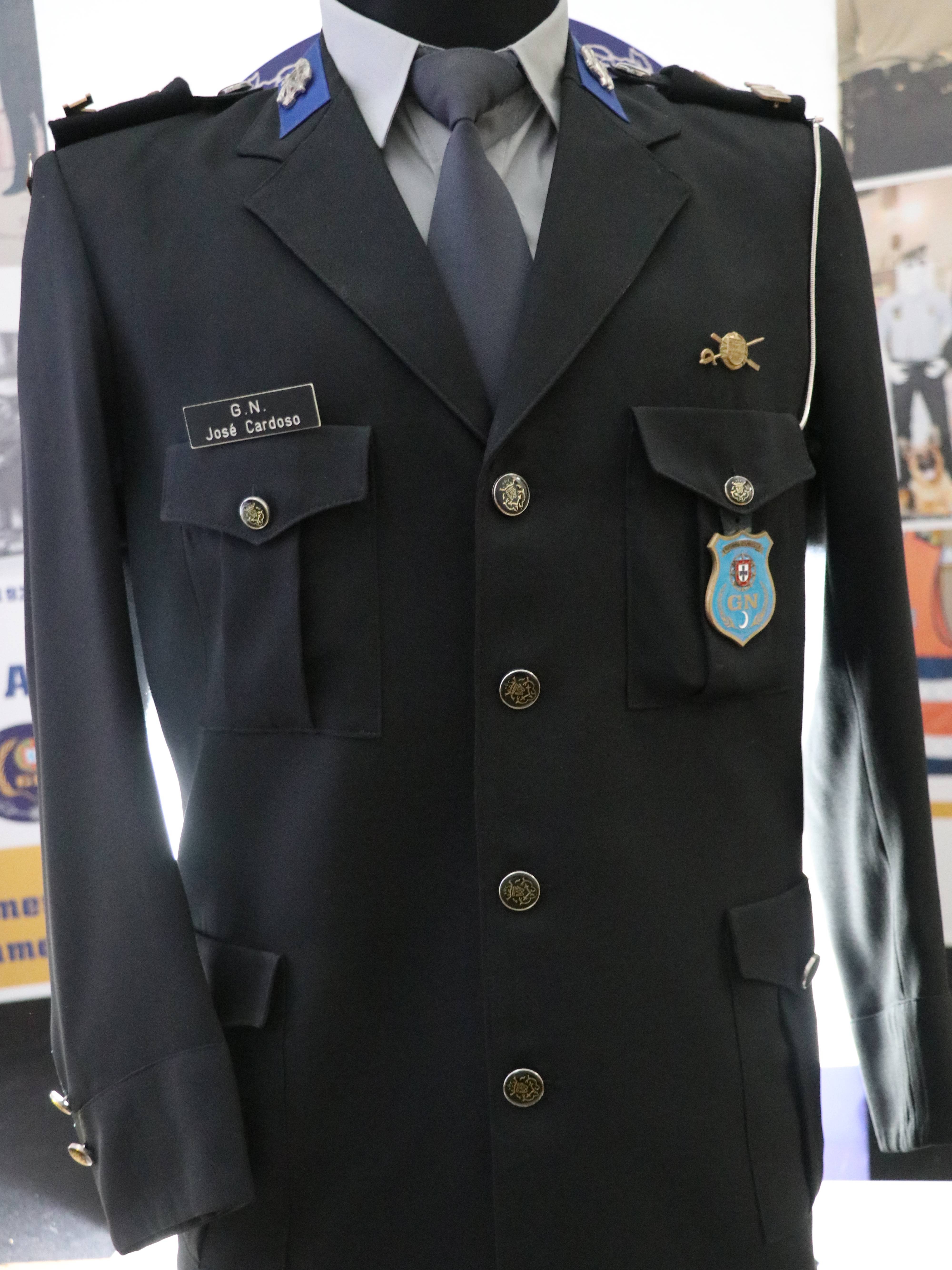 Dólman preto da F1 - Farda de gala