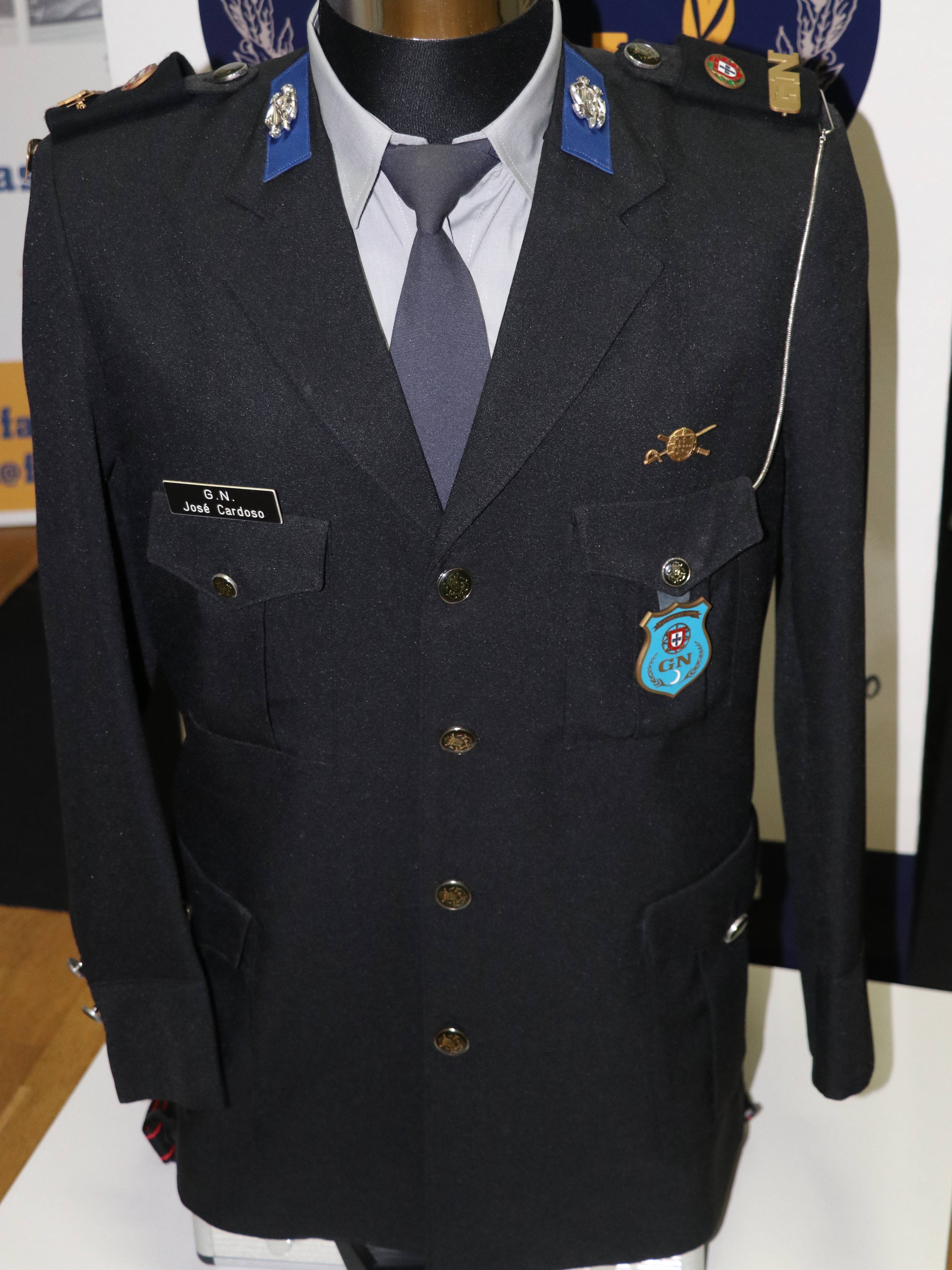 Dólman preto da F1 - Farda de gala